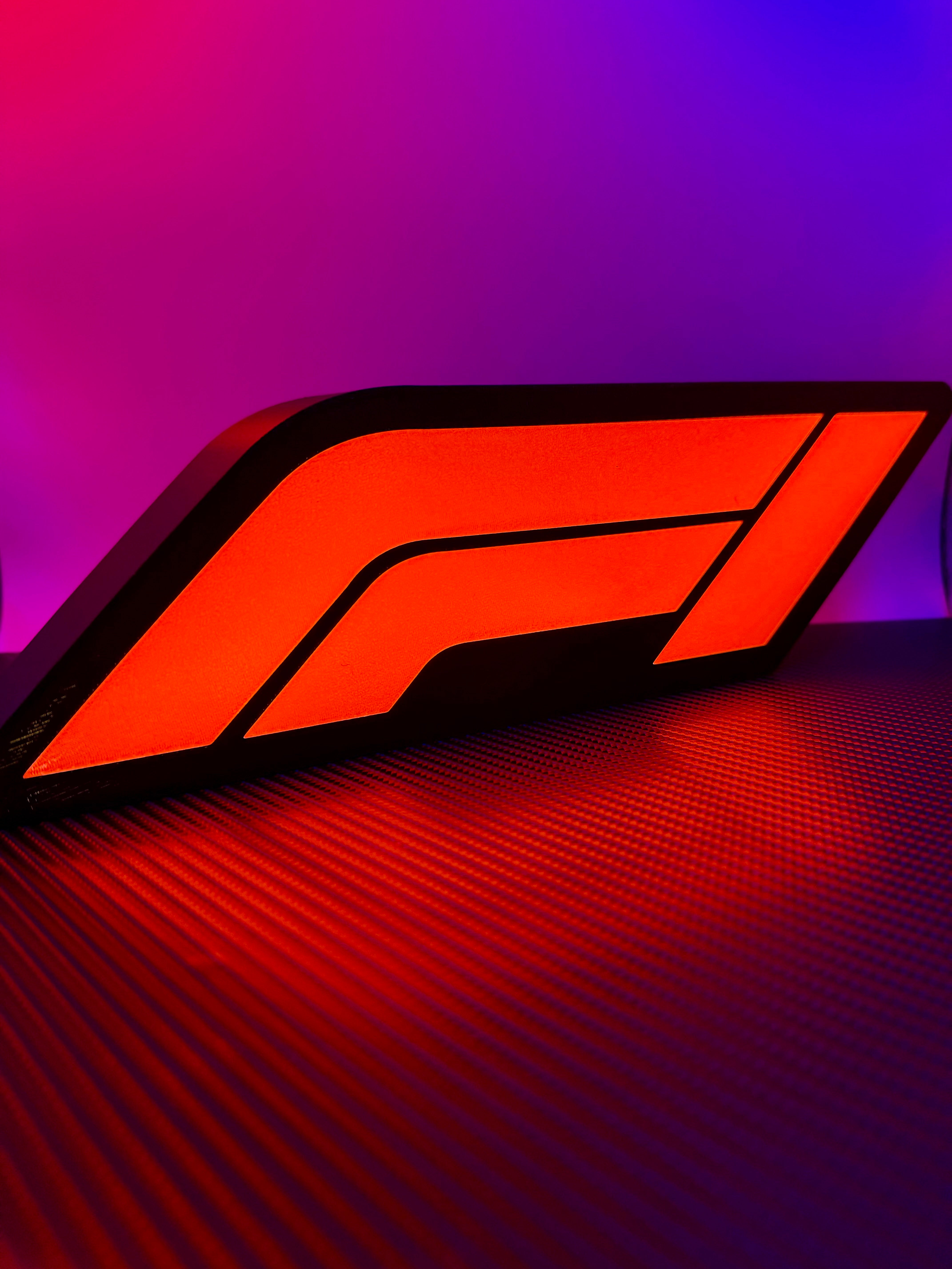 F1 Logo Lightbox – LumoBox